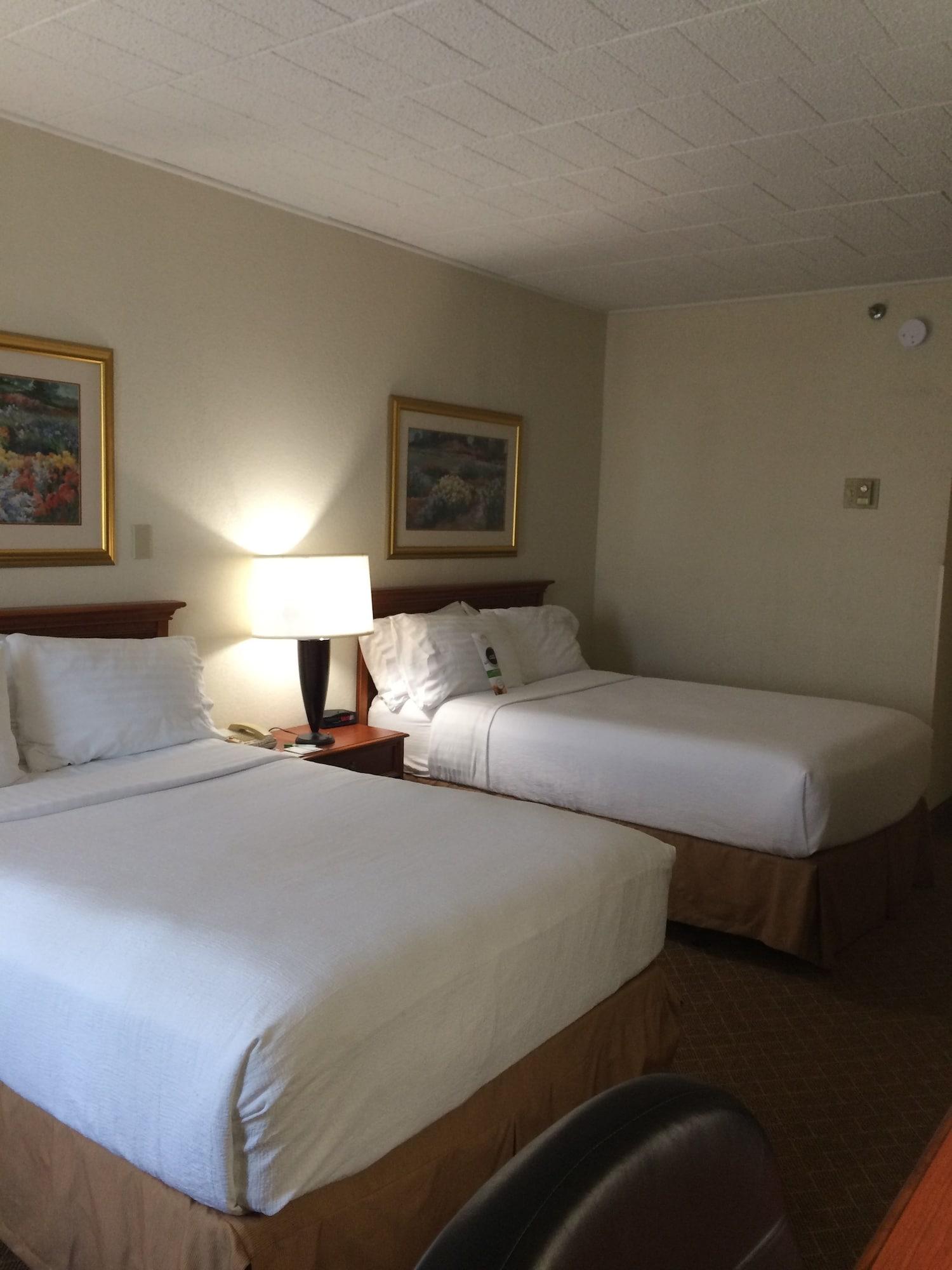 Clarion Inn Frederick Event Center Bagian luar foto
