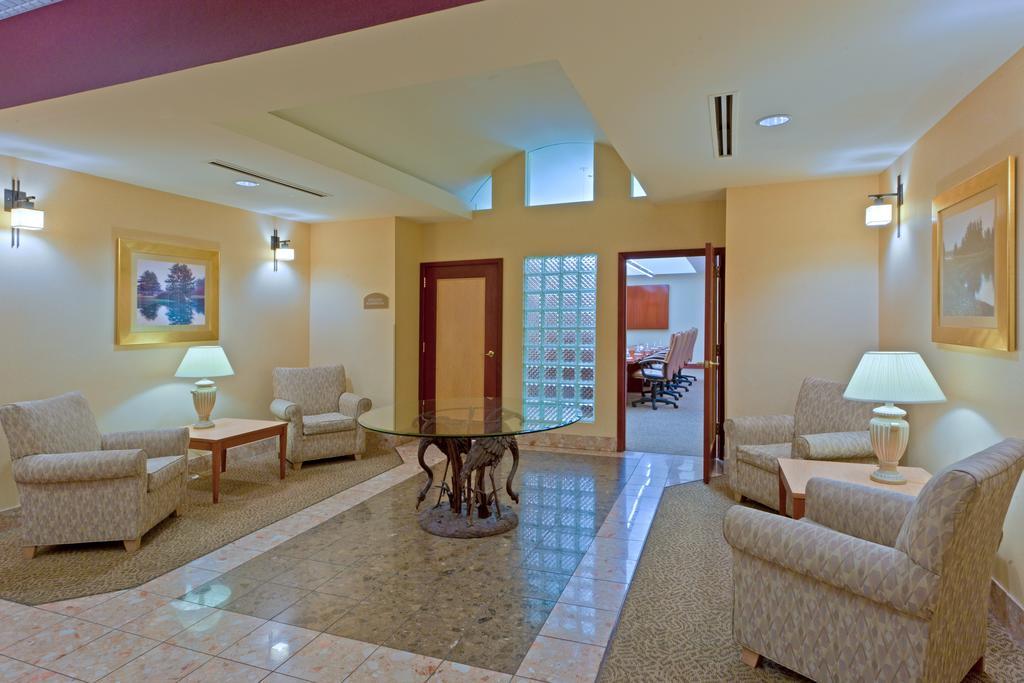 Clarion Inn Frederick Event Center Bagian luar foto