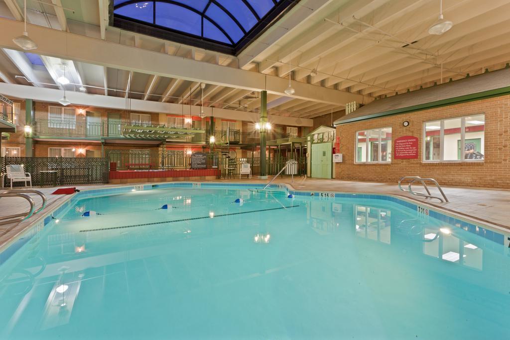 Clarion Inn Frederick Event Center Bagian luar foto