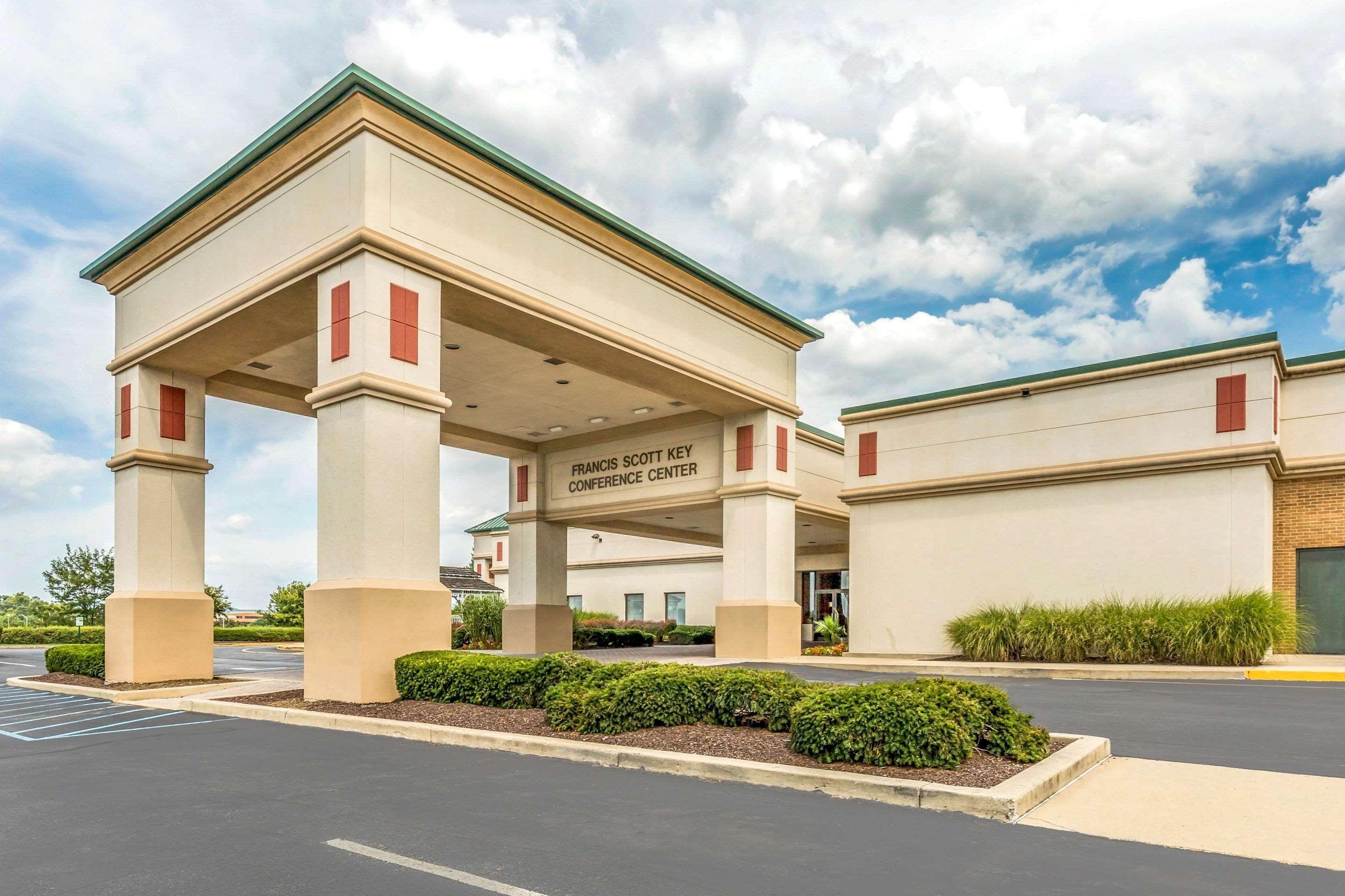 Clarion Inn Frederick Event Center Bagian luar foto