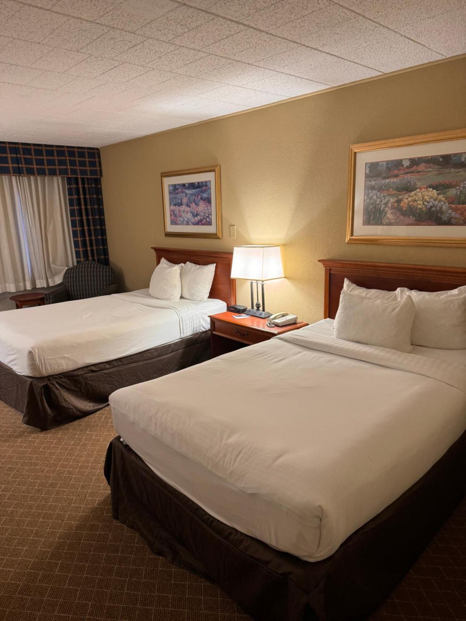 Clarion Inn Frederick Event Center Bagian luar foto