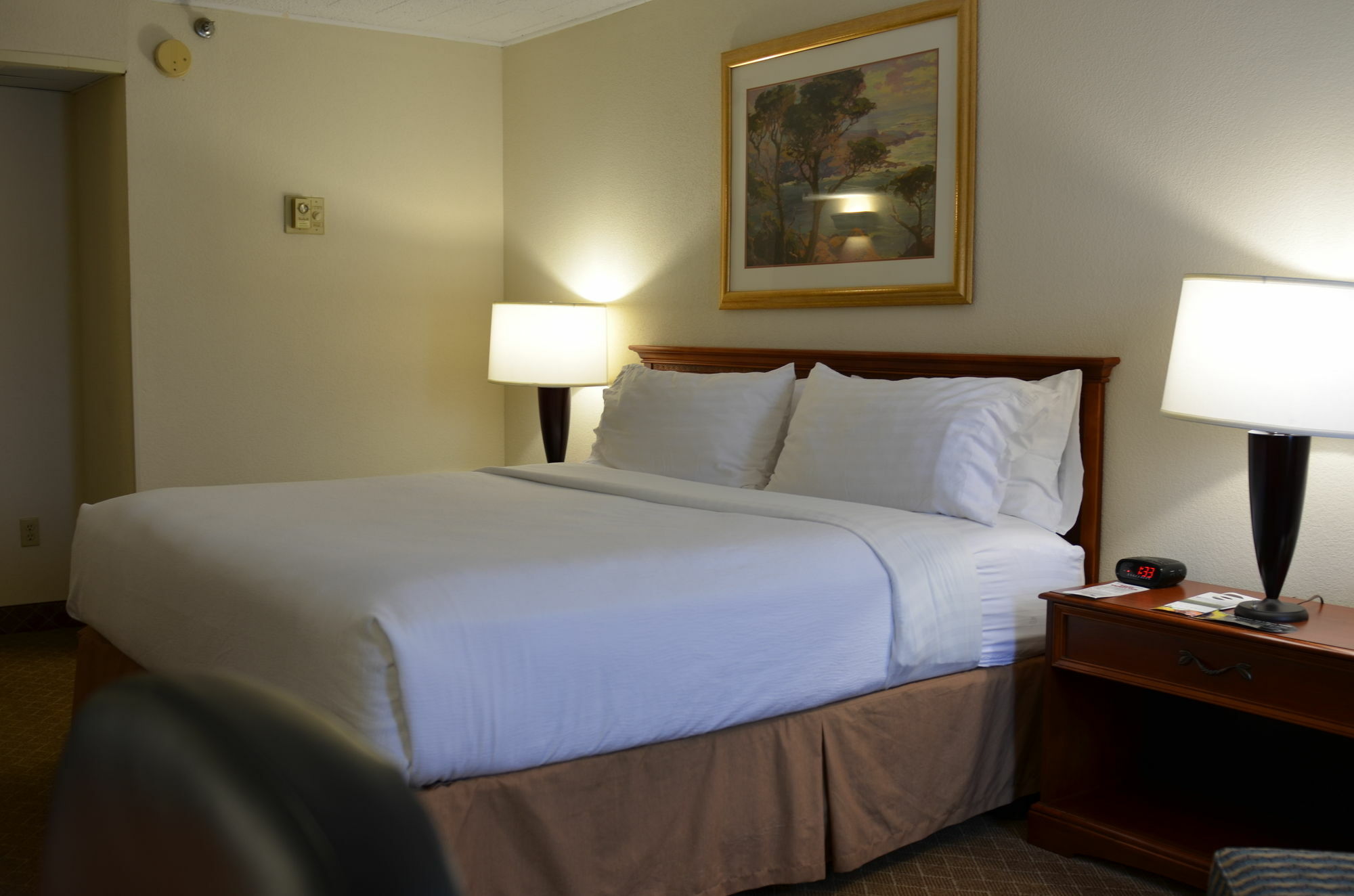 Clarion Inn Frederick Event Center Bagian luar foto
